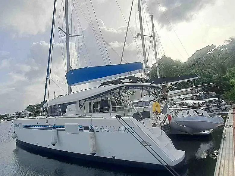 Lagoon 450 SporTop
