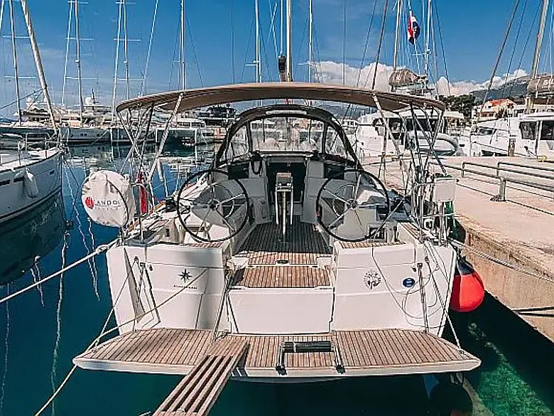 Sun Odyssey 389